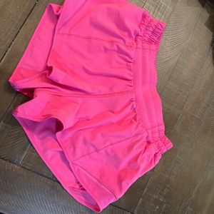 Lululemon sonic pink Hotty hot shorts 2.5 length size 6